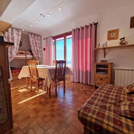 - Vue Mont-blanc Apartment *
